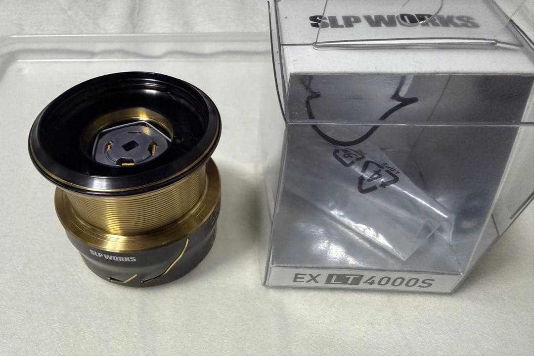 【美品】ダイワ SLPW EX LTスプール2 4000S