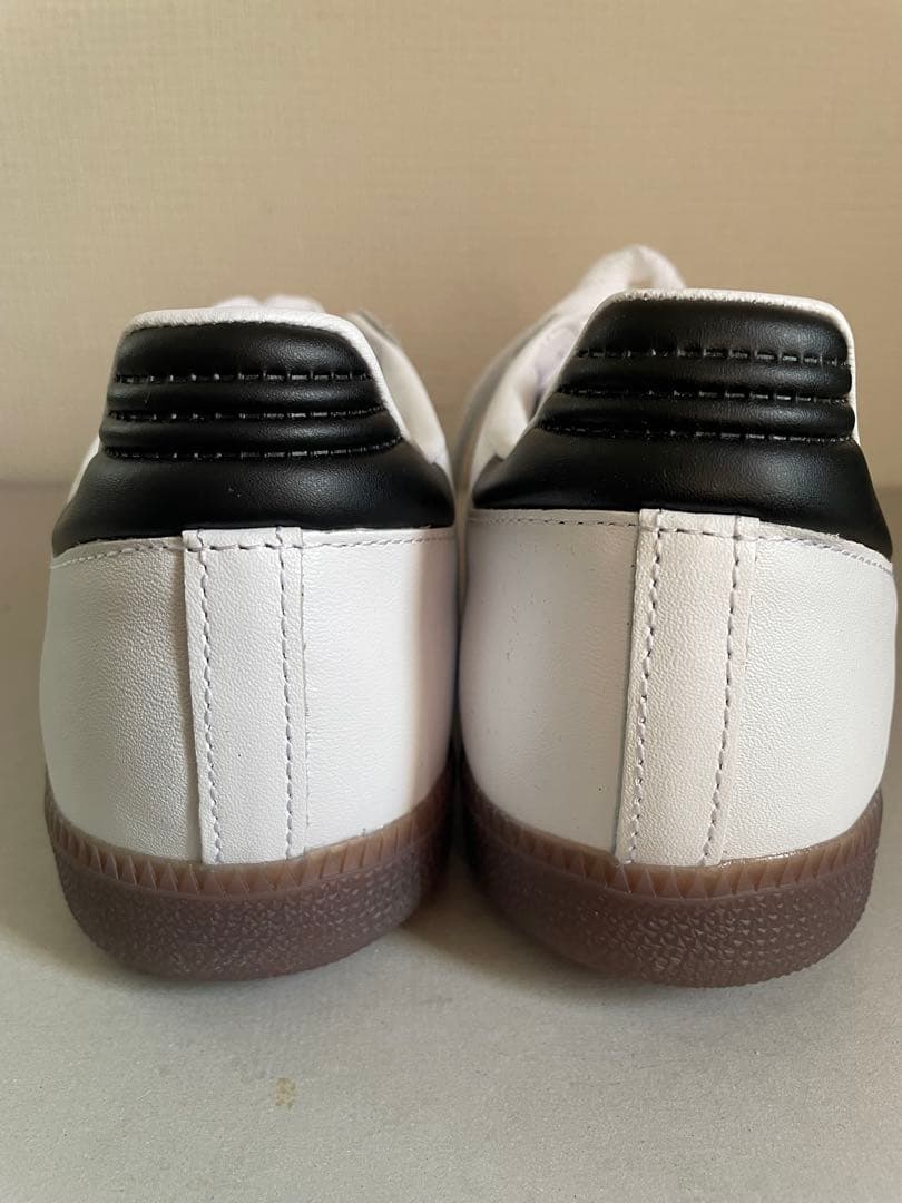 adidas SAMBA classic フットサル 屋内コート