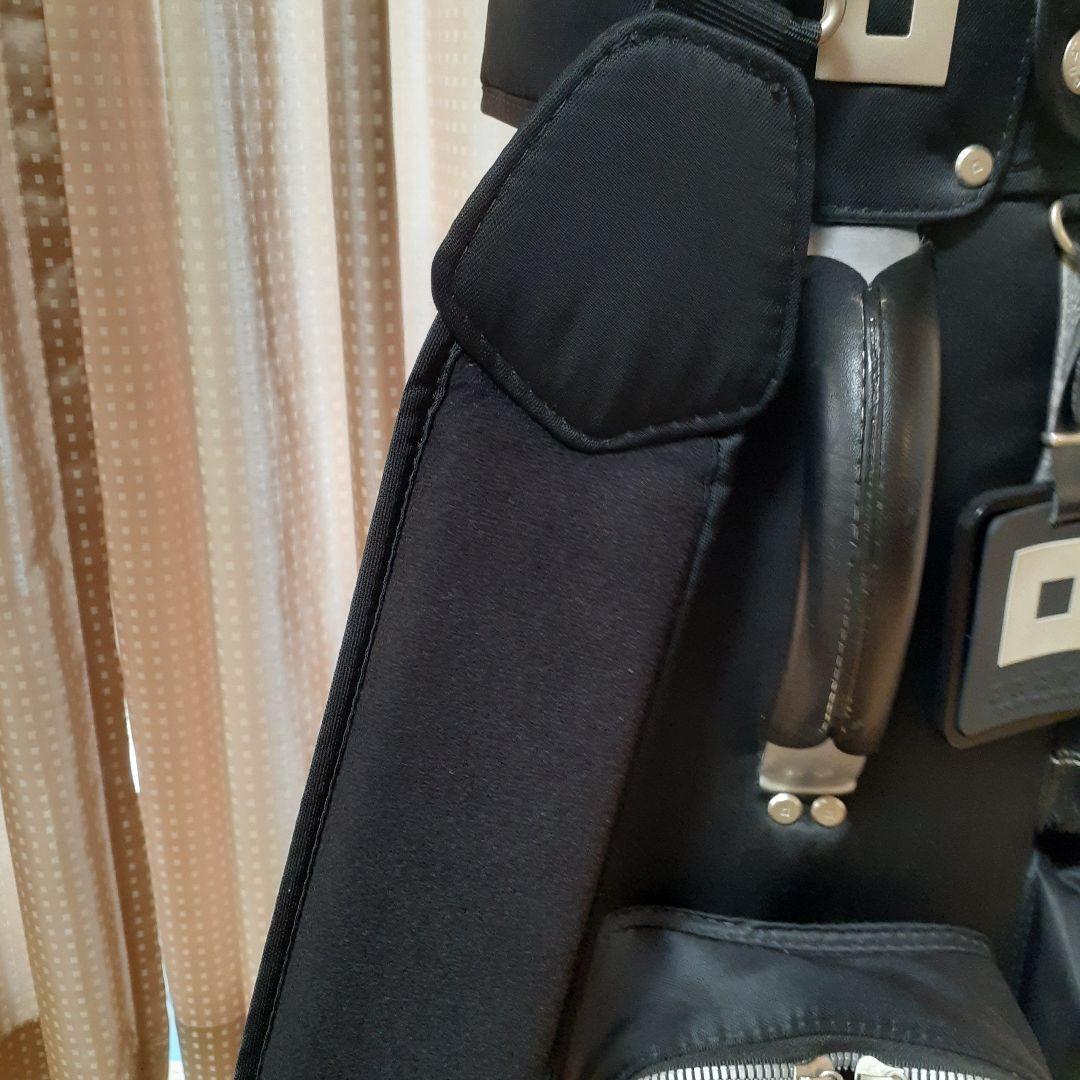 オノフのキャディーバックブラックの出店です。