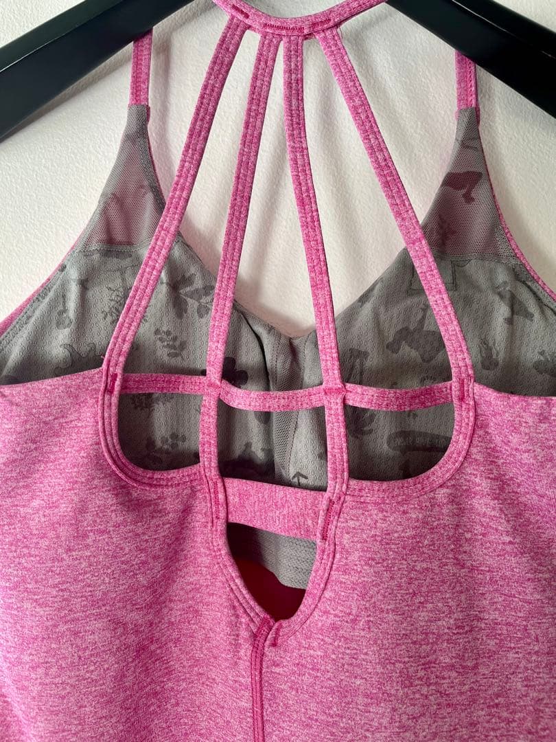 easyoga イージーヨガ　glamMe strappy tank ルルレモン