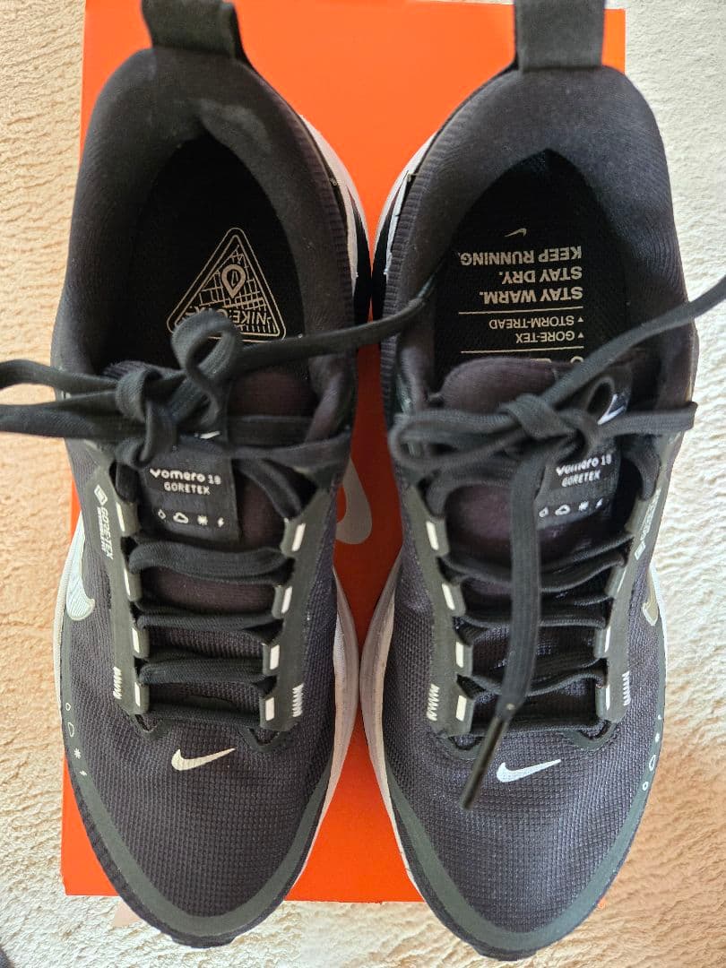 W Nike VOMERO 18 GTX ブラック 24cm