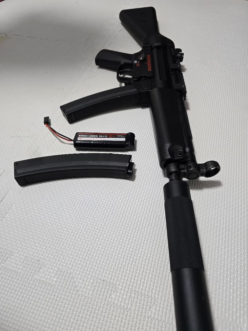 mp5A4スタンダード　p226E2　東京マルイ　電動ガン　ガスガン　おまけつき