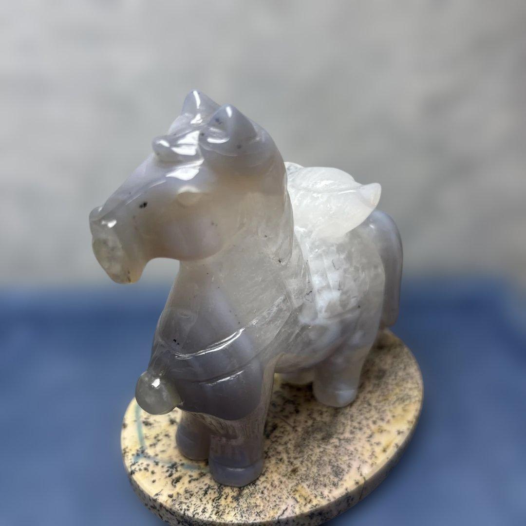 最高品質瑪瑙　馬の置き物　台付き　12-2