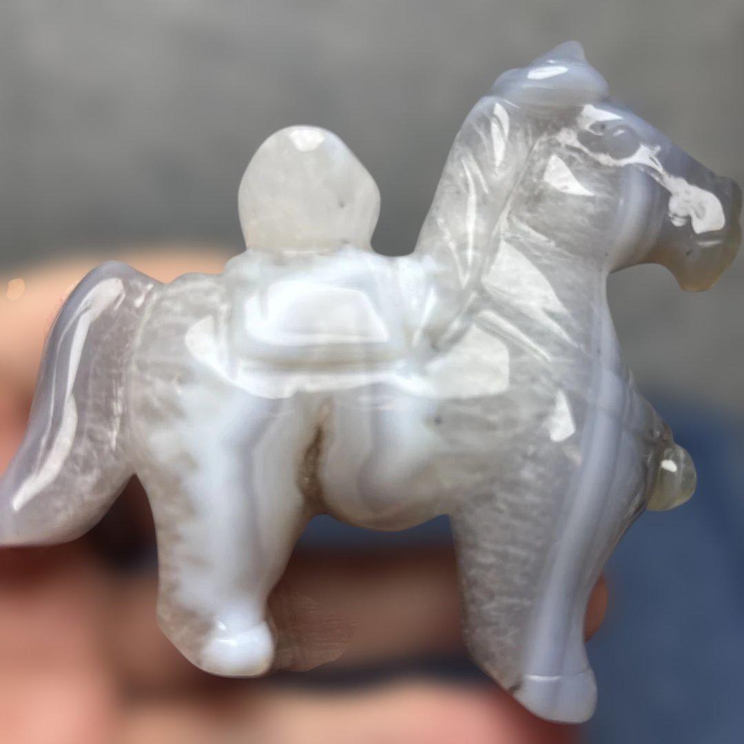 最高品質瑪瑙　馬の置き物　台付き　12-2