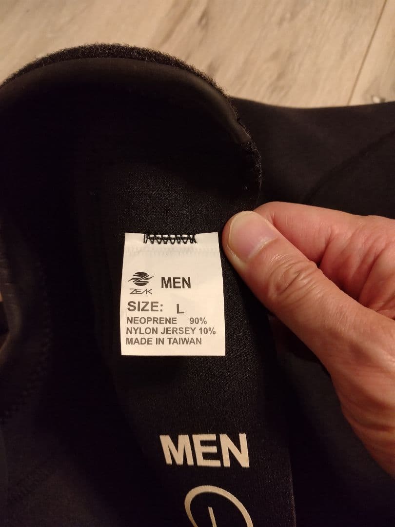 未使用　zeak ウェットスーツ　メンズ　Lサイズ