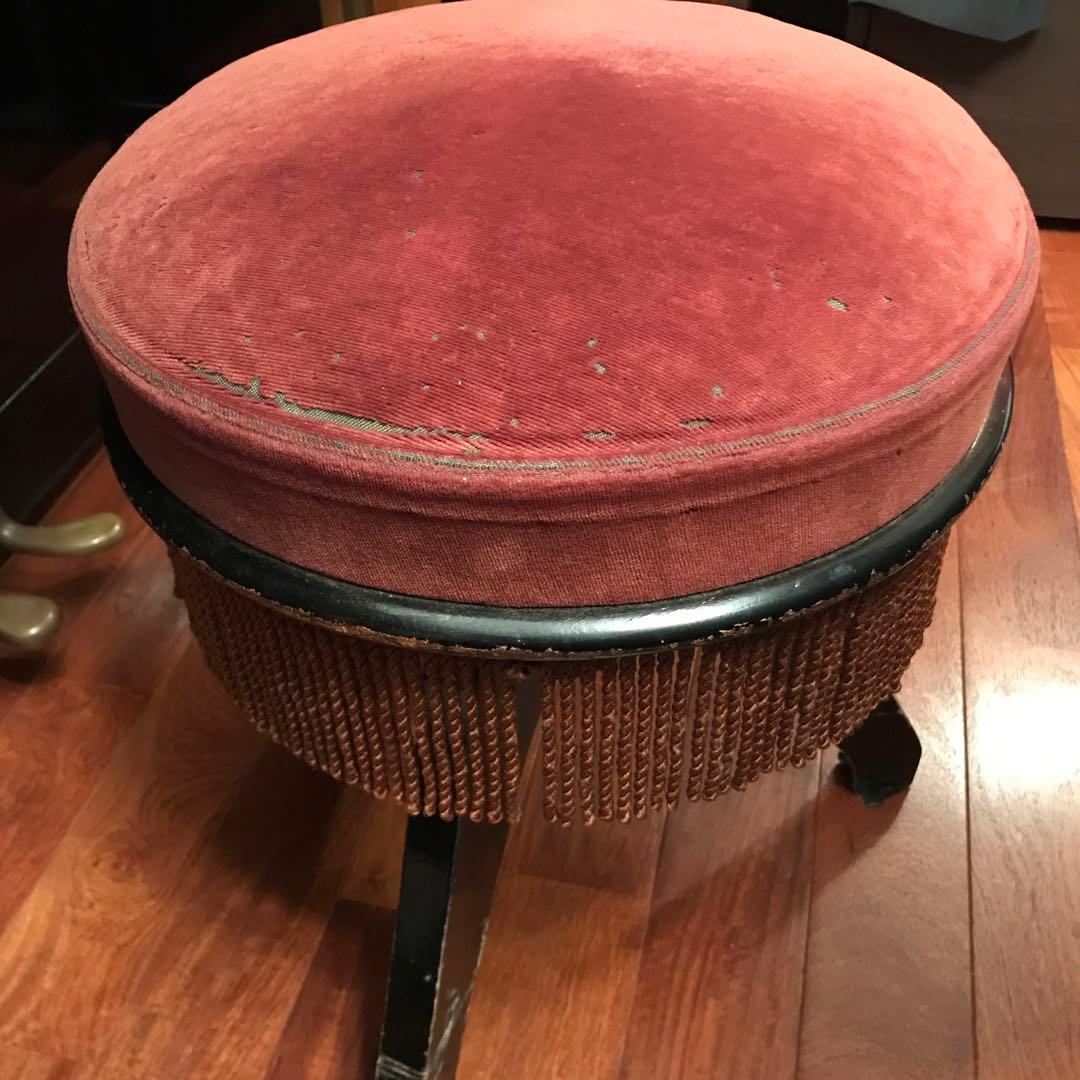 必要な方のところにお届けしたいYAMAHA アップライトピアノ 光沢仕上げ中古品