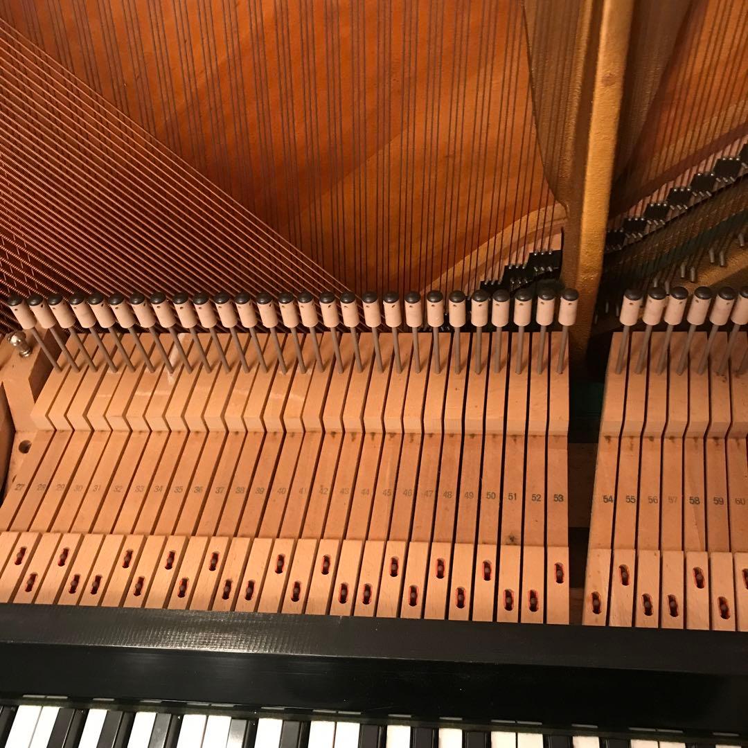 必要な方のところにお届けしたいYAMAHA アップライトピアノ 光沢仕上げ中古品