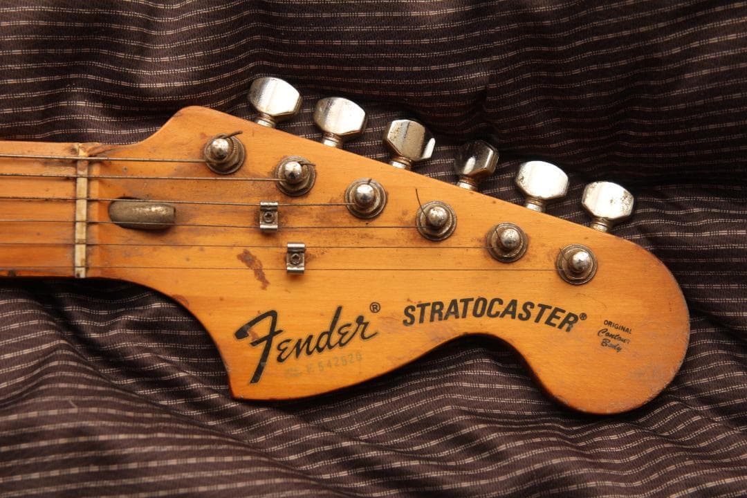 ギター Fender Japan Stratocaster