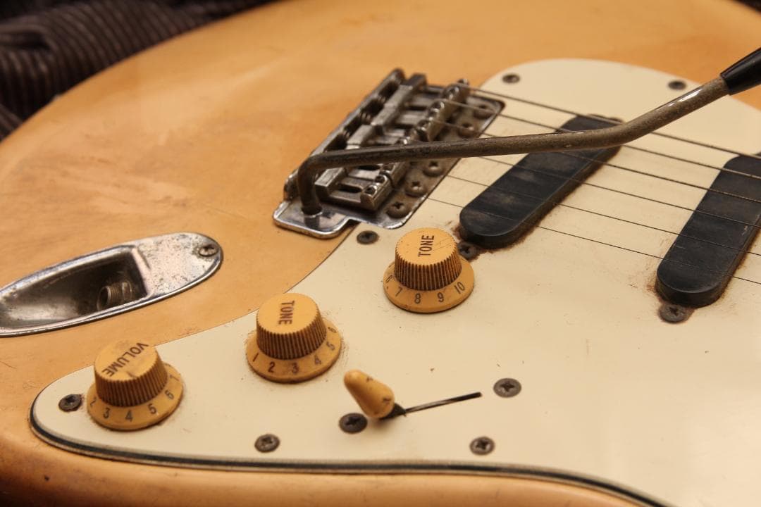 ギター Fender Japan Stratocaster