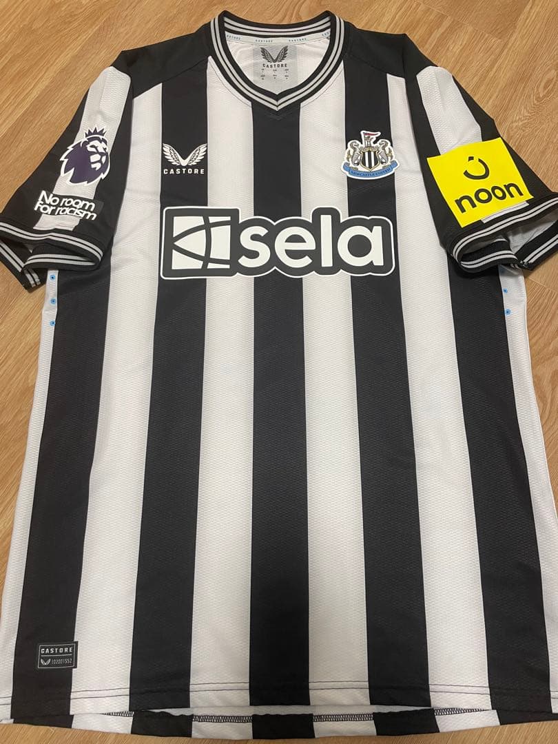 Newcastle United BURN 33番シャツ