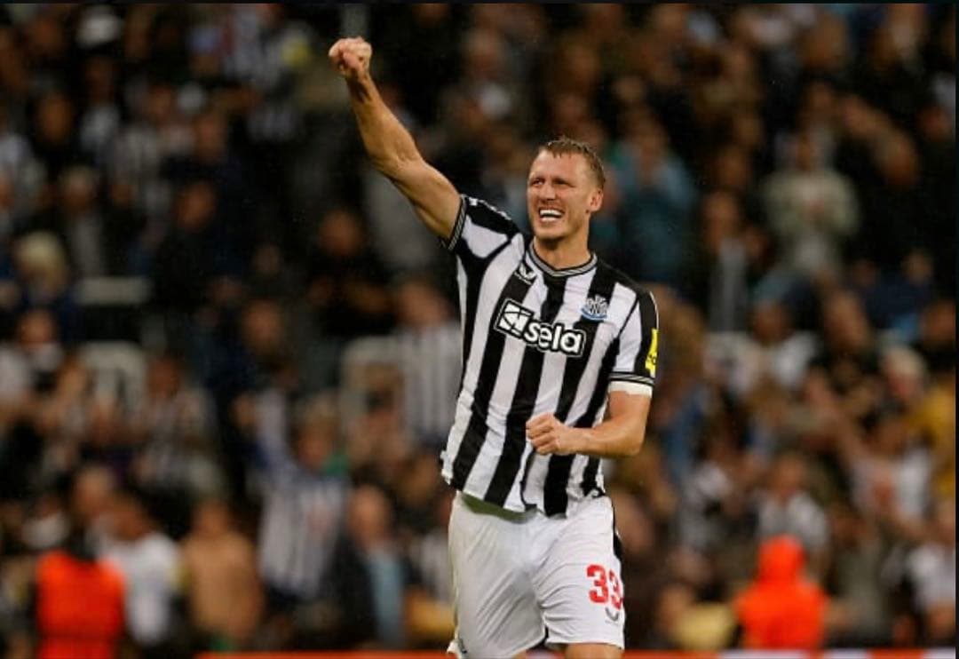 Newcastle United BURN 33番シャツ