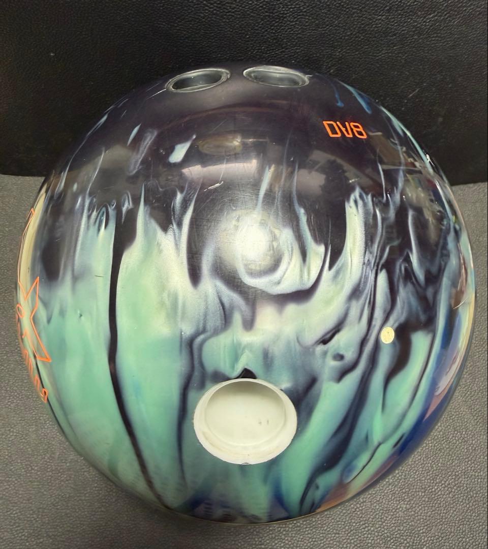 【美品】DV8 Mantra（マントラ）　15ポンド3オンス　専用クロス付き