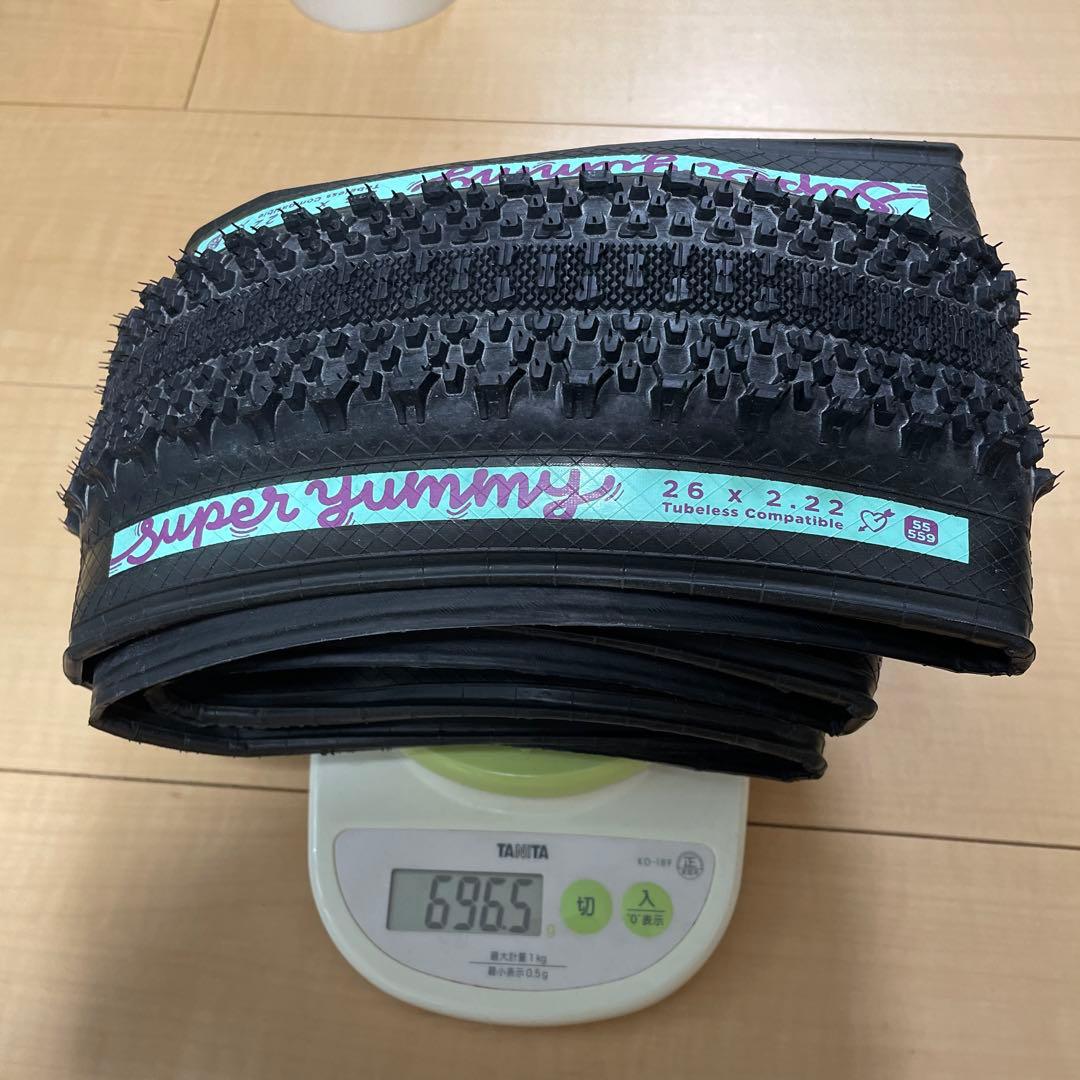 Sim Works Super Yummy 26 x 2.22 タイヤ 2本組