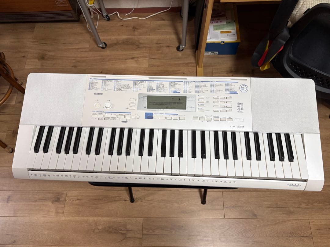 CASIO 電子キーボード LK-222ホワイト 譜面スタンド付き