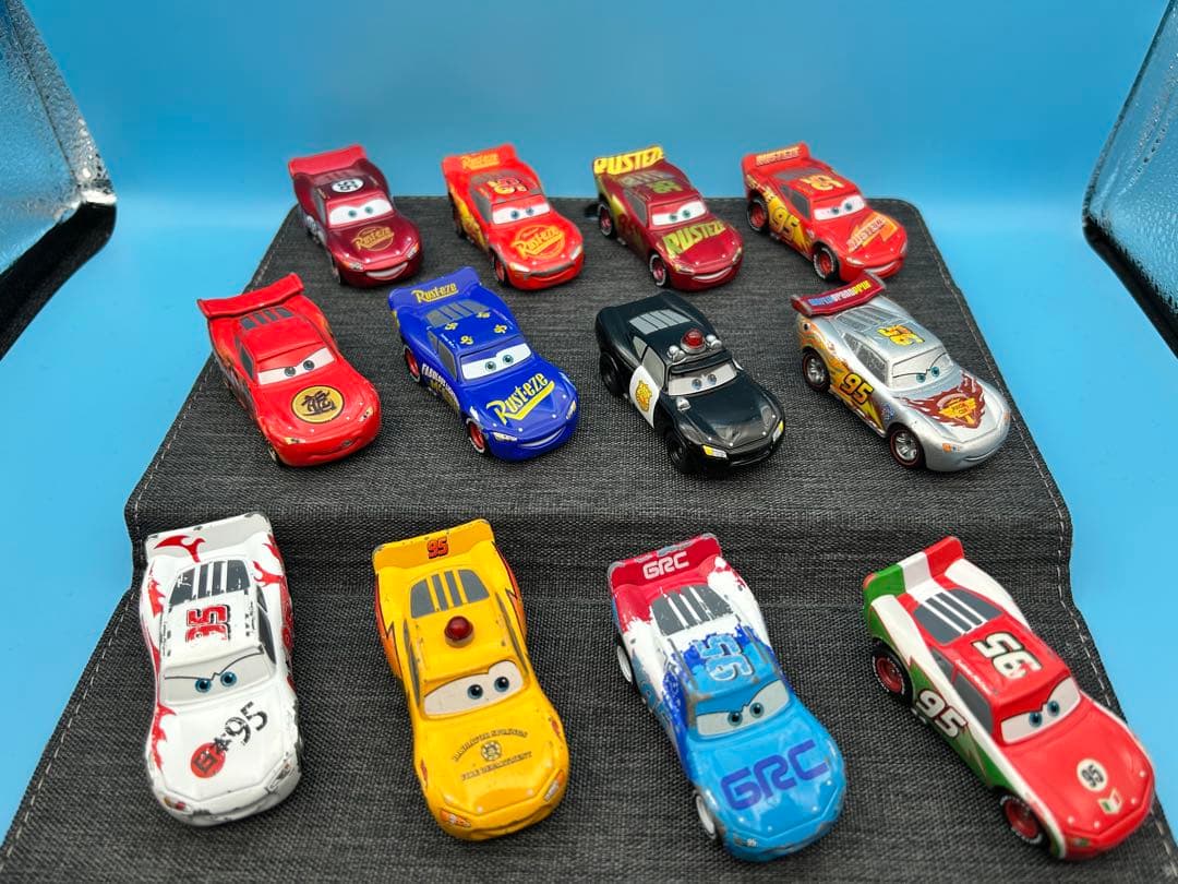 ★カーズトミカ　マックィーン　12台　まとめ売り　バラ売り不可　絶版　廃盤　美品