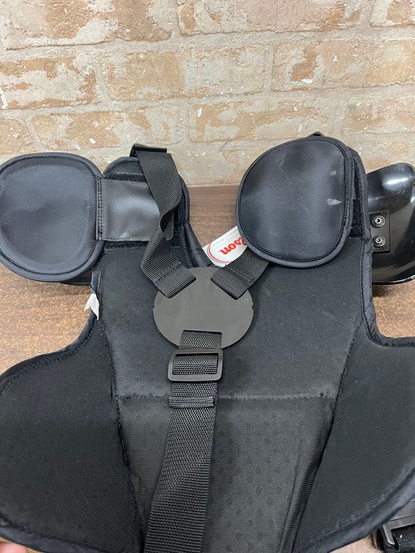 A2【未使用品】Wilson 軟式用アンパイア チェスト プロテクター タグ付き