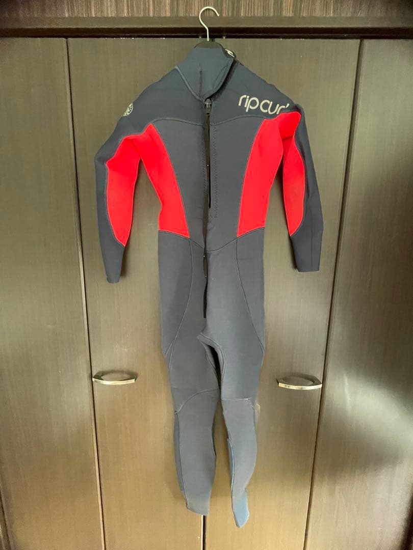 リップカール　ウェットスーツ