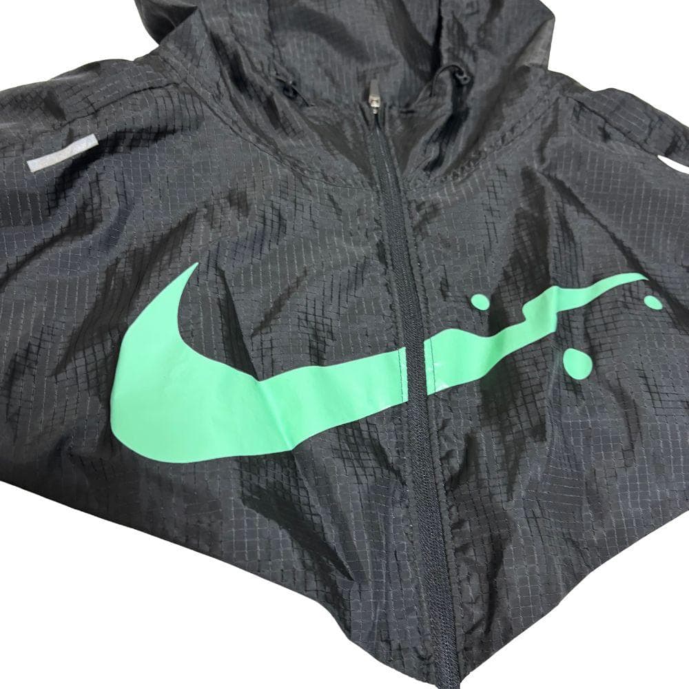 【東京限定】Nike ランニング薄手ナイロンジャケット