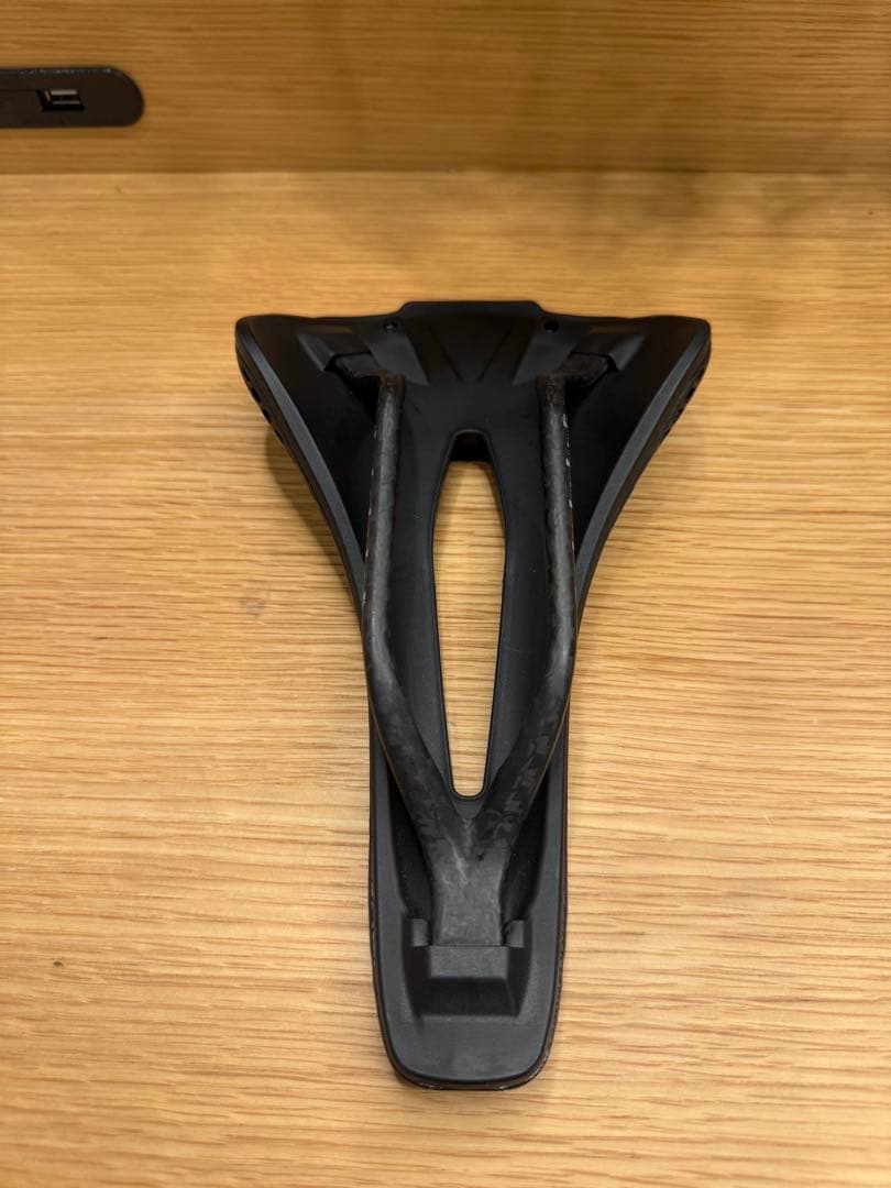 ノーブランド 3Dプリント カーボンレール サドル 中空デザイン 軽量