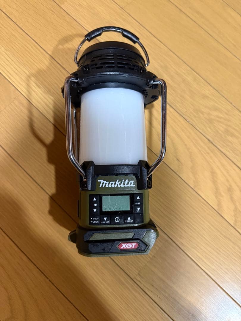 マキタ　40V ランタン付ラジオ MR008GZO 災害用　キャンプ