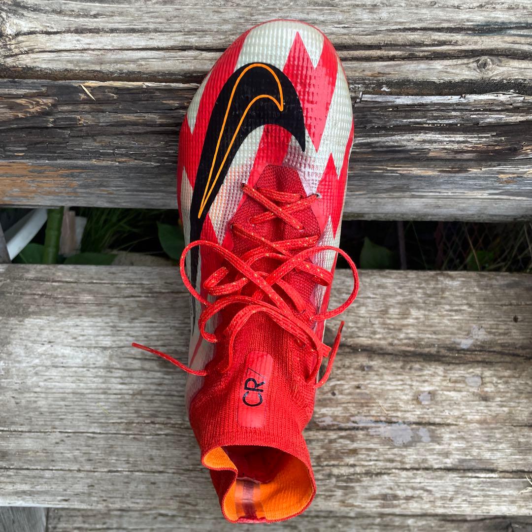 Nike CR7 サッカーシューズ レッド