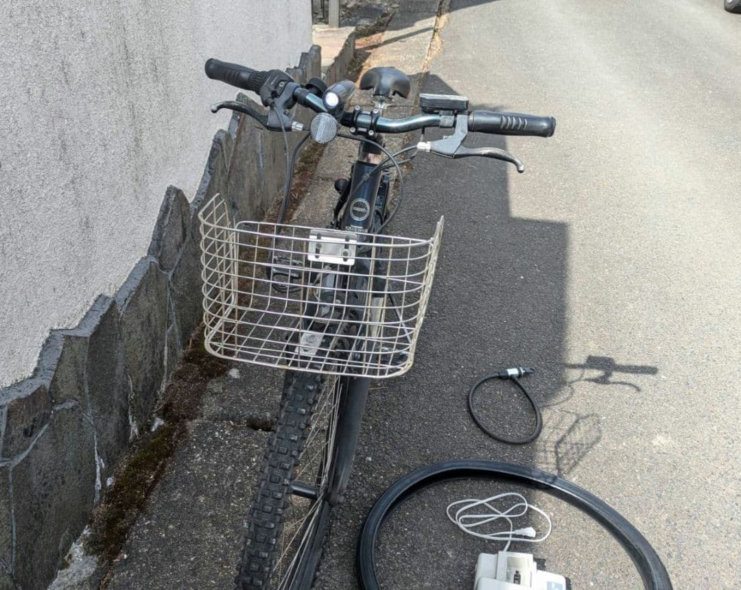 Panasonic 電動自転車　充電器　前タイヤ新品　京都引き取り限定