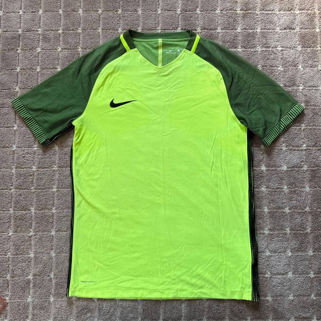 NIKE ナイキ　ベスト　Tシャツ AEROSWIFT エアロスイフト