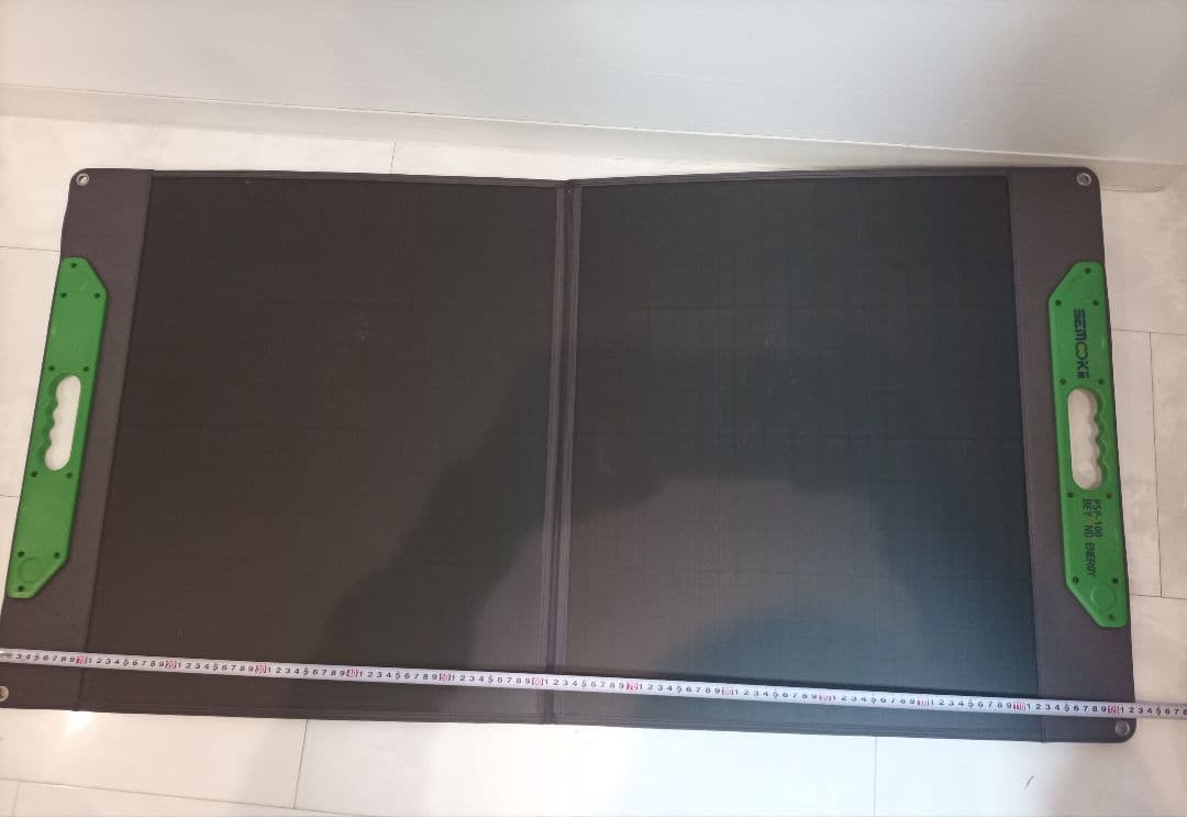 SEMCOKII 100W ポータブルソーラー グリーン・軽量・キャンプ向け”