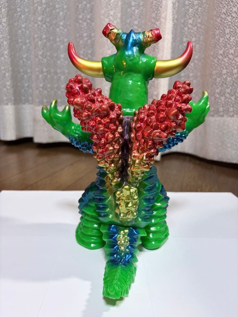 怪獣　ソフビ　グリーン