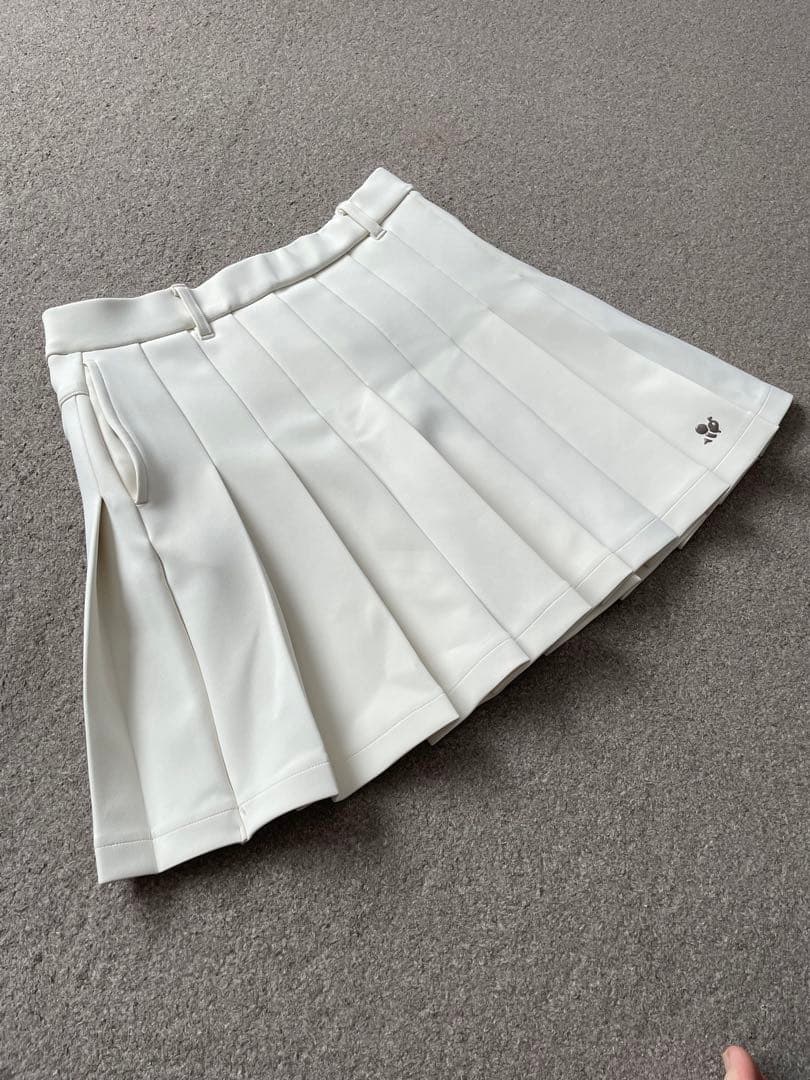 ８YARDS　白スカート