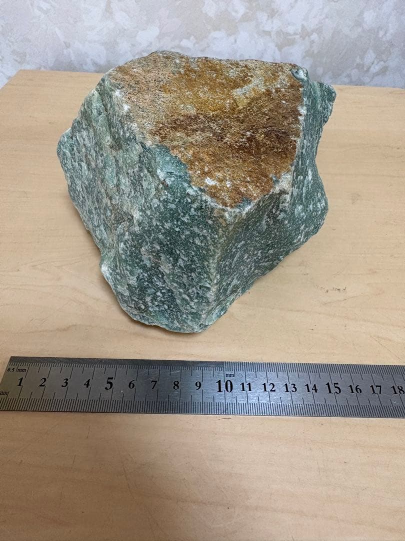 インド産　大型天然アベンチュリン原石約4679g インド翡翠　置き物　制作素材