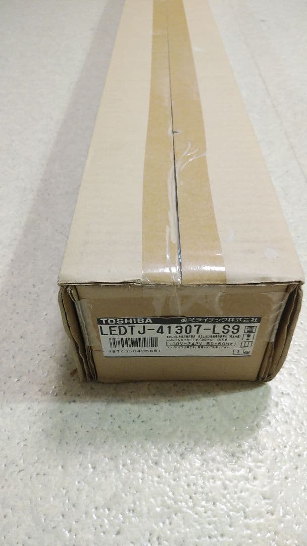 カ*ン様 東芝　直菅形40W×1灯タイプ 直付LED照明器具