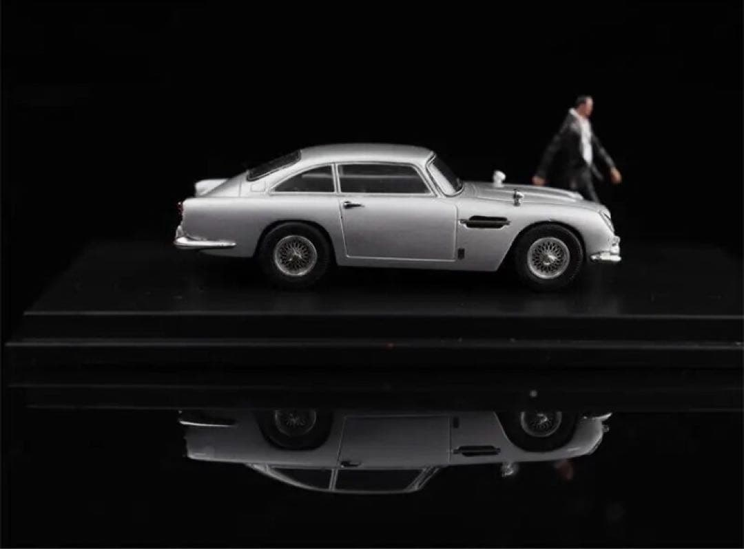 1/64 アストンマーティン db5 フィギュア付き
