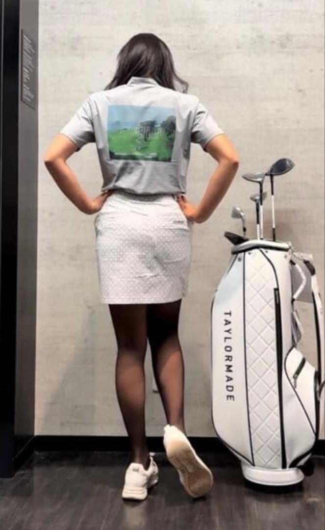 【TaylorMade】S 新品✨総柄ロゴスカート　インナー付スカート