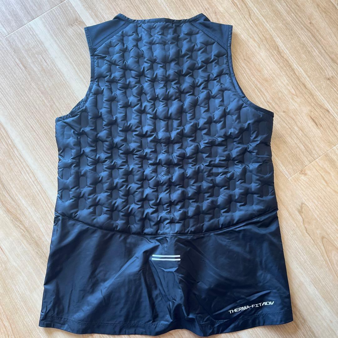 NIKEランニングベストジャケット　レディース