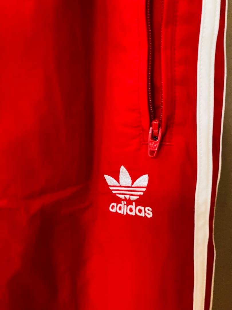 【新品未使用】adidas 赤 ジャージパンツ M