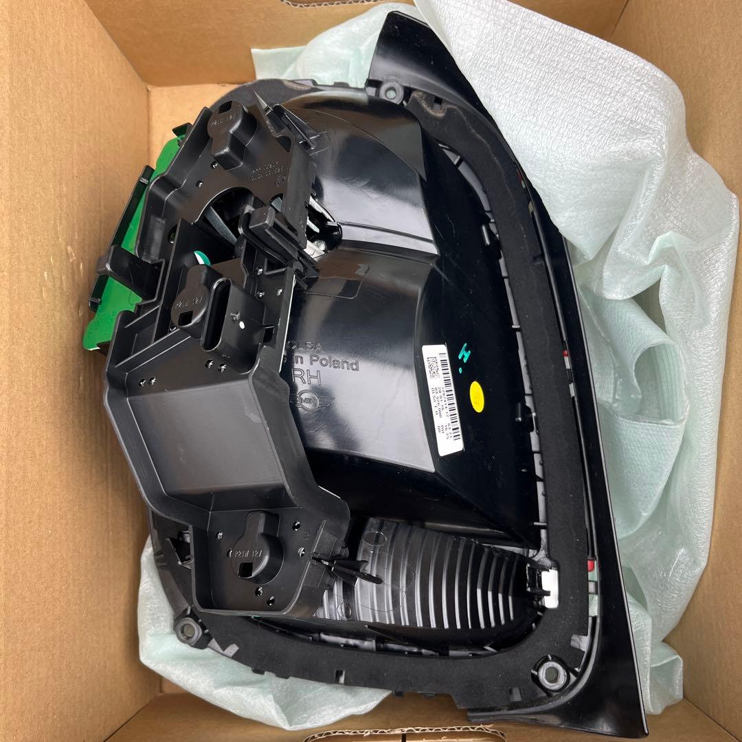 美品　bmwMINIクーパー f56 jcw前期ledテールランプ