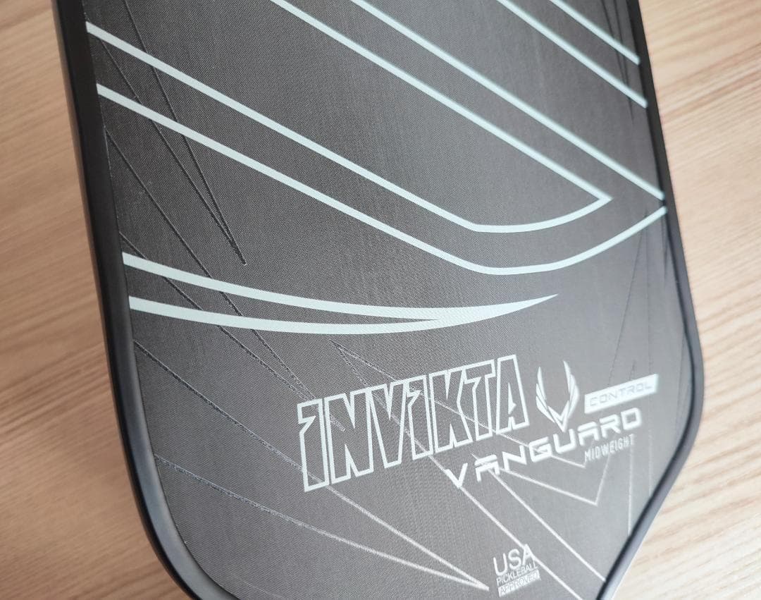 ピックルボール パドル T700 生カーボン Vanguard Invikta