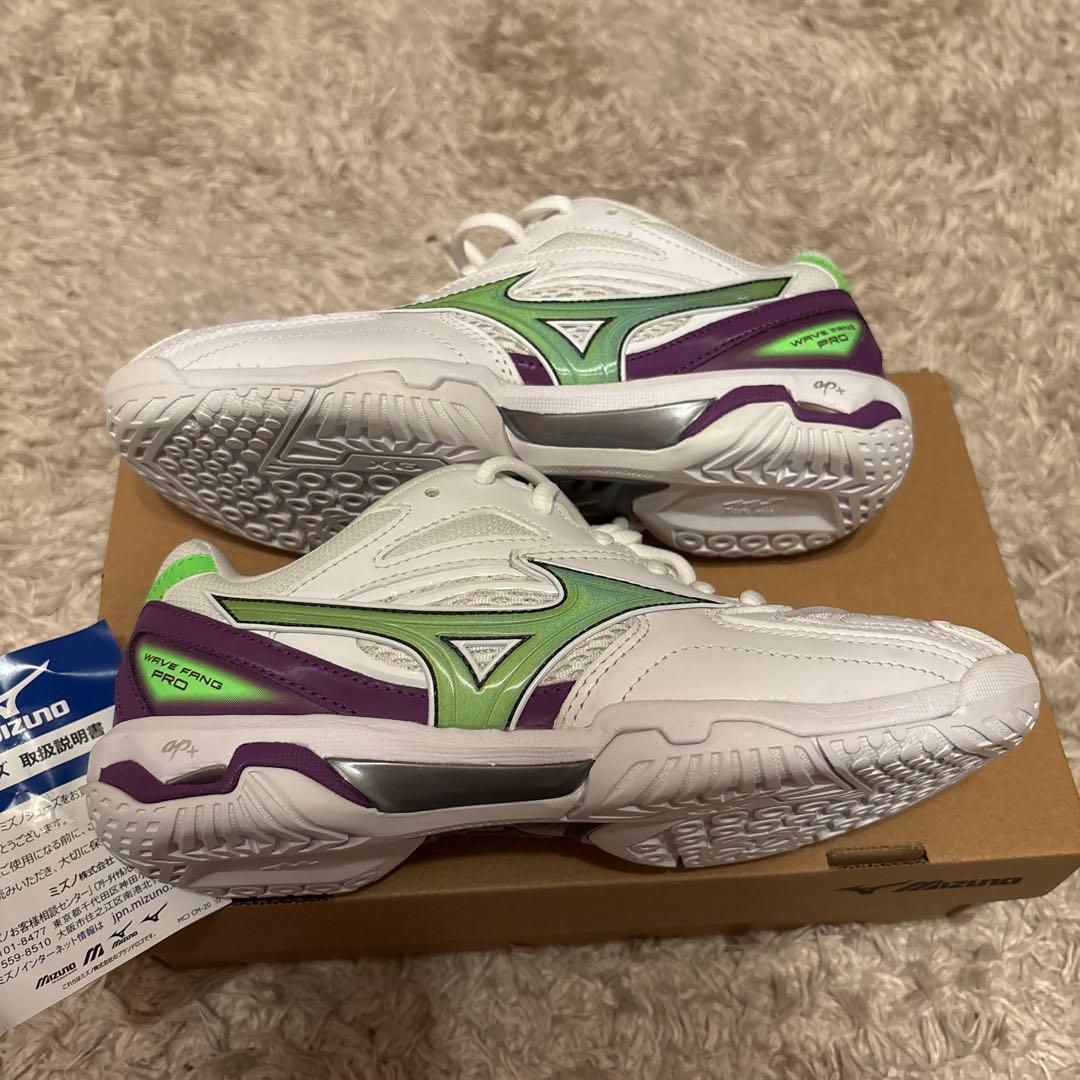 Mizuno バドミントンシューズ 23.5㌢　ホワイト/グリーン/パープル