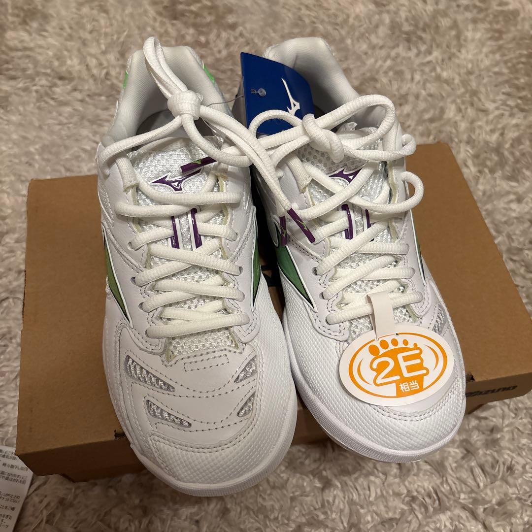 Mizuno バドミントンシューズ 23.5㌢　ホワイト/グリーン/パープル