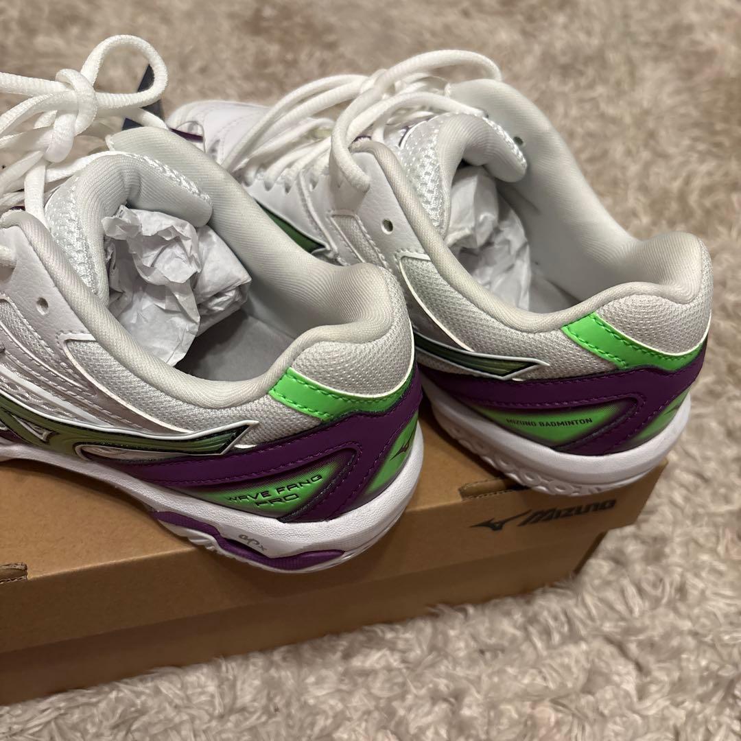 Mizuno バドミントンシューズ 23.5㌢　ホワイト/グリーン/パープル