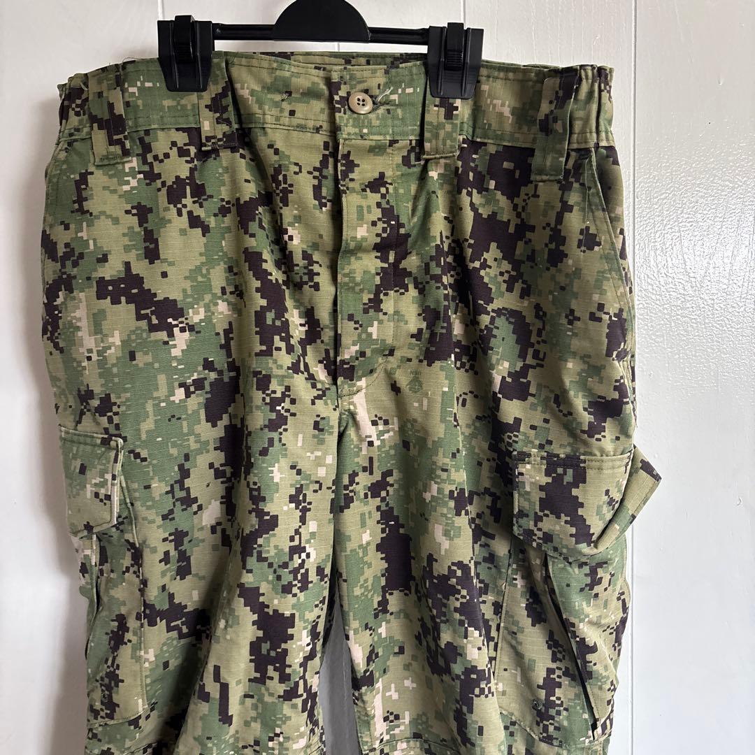 美品　米軍　実物　NWU AOR2 TYPEIII LARGE REGULAR