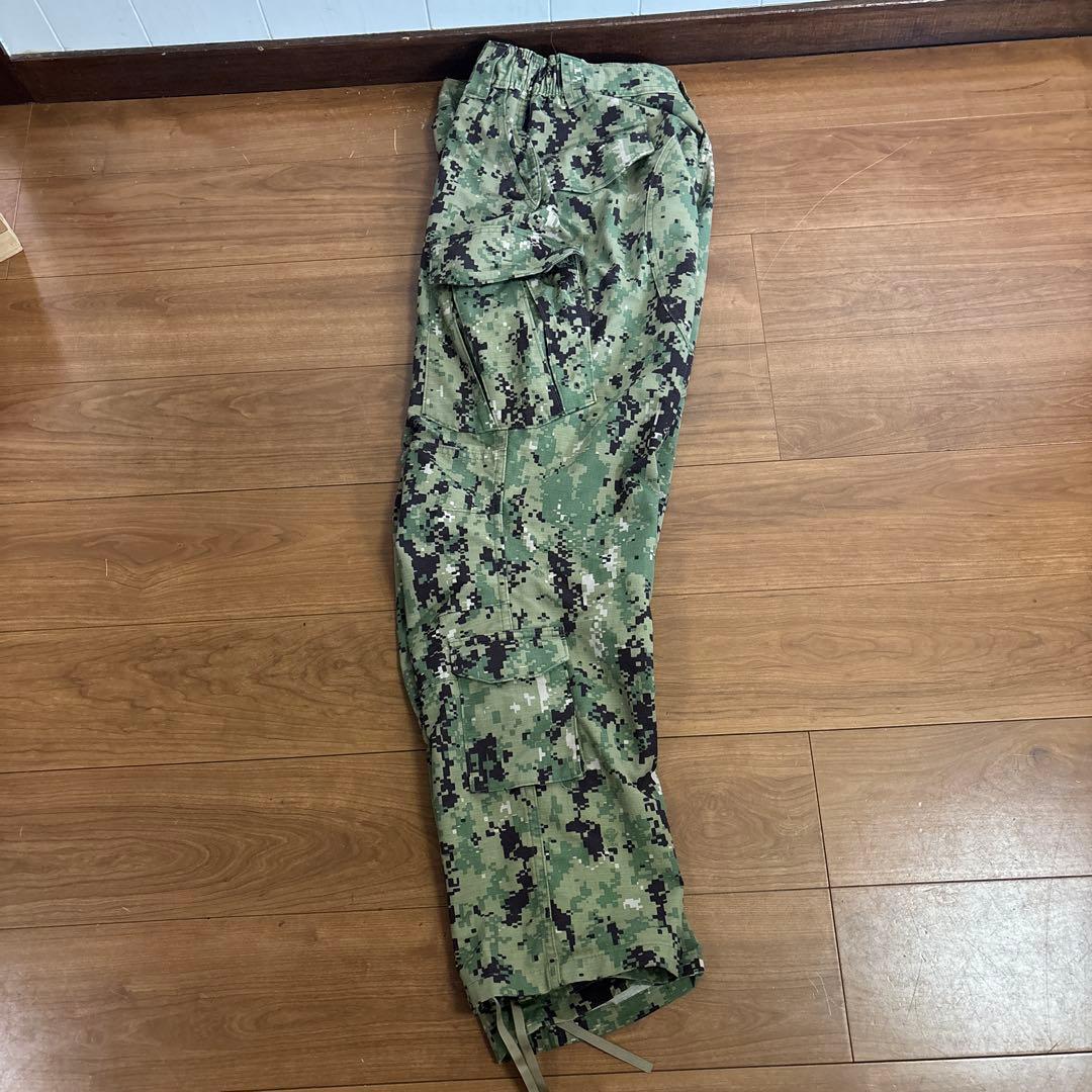 美品　米軍　実物　NWU AOR2 TYPEIII LARGE REGULAR
