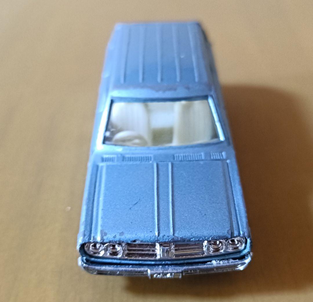 トミカ No.47 日産 セドリック ワゴン (1970年代製)