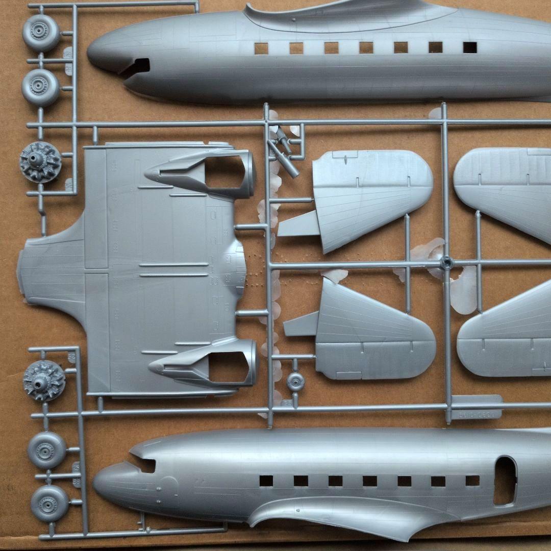 MONOGRAM 1/48 EASTERN AIRLINES DC−3