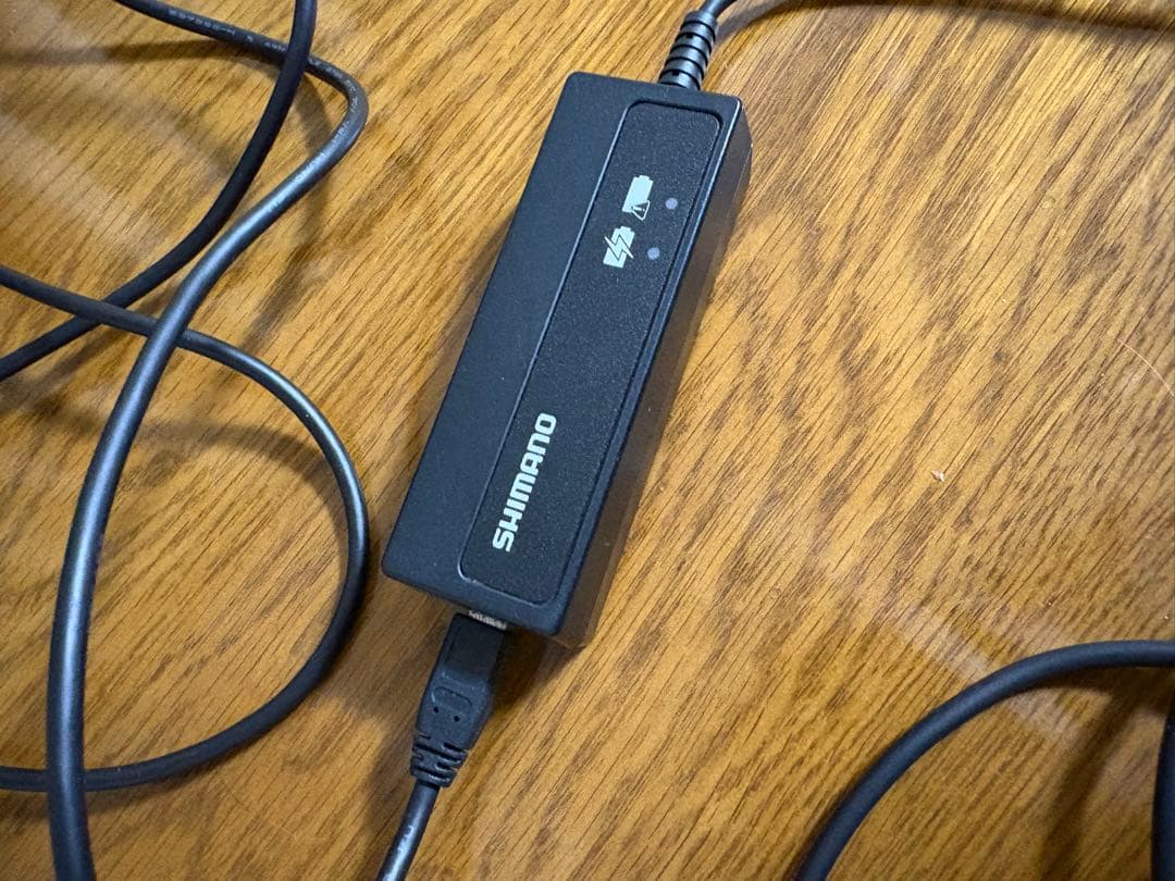 シマノ　di2充電器　SM-BCR2 バッテリーチャージャー