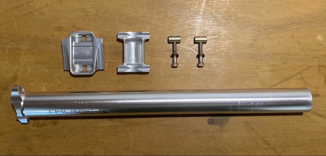 THOMSON Elite シートポスト 30.9mm x 367mm シルバー
