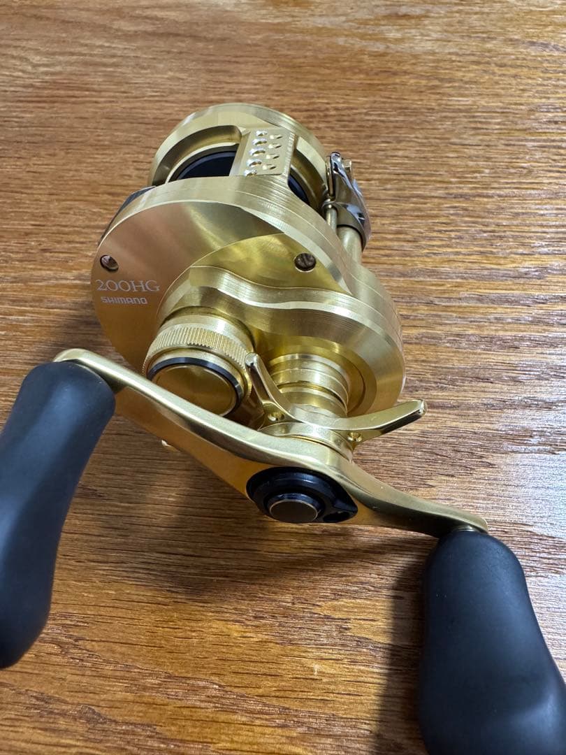 SHIMANO 21カルカッタコンクエスト200HG 近々出品消します