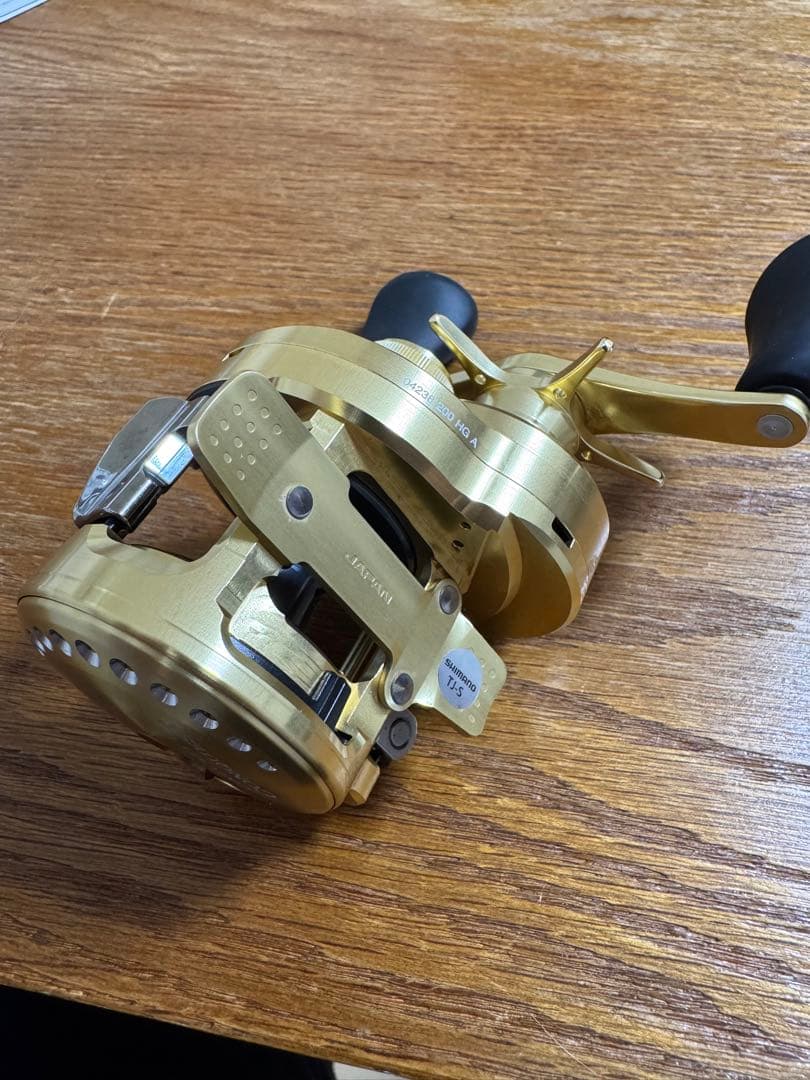 SHIMANO 21カルカッタコンクエスト200HG 近々出品消します