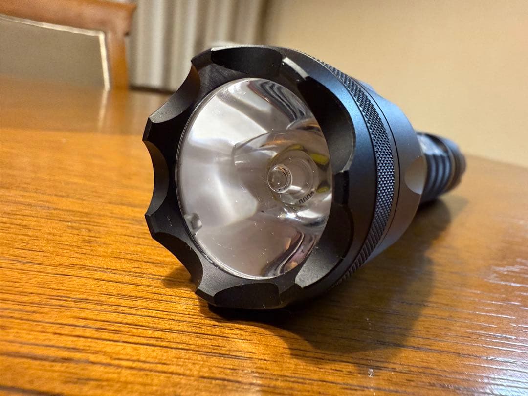 ELZETTA BRAVO B333 850lm 懐中電灯